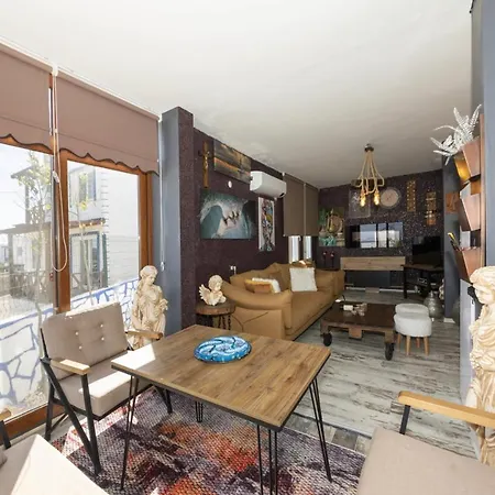 Villa Central With Mesmerizing View In Bodrum